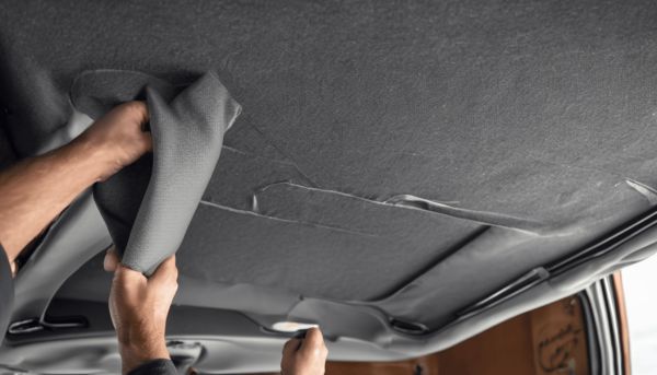 Comment réparer votre ciel de toit avec du tissu Norauto
