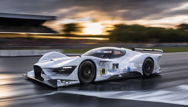 Performances et secrets des chevaux de course de la cadillac lmp1