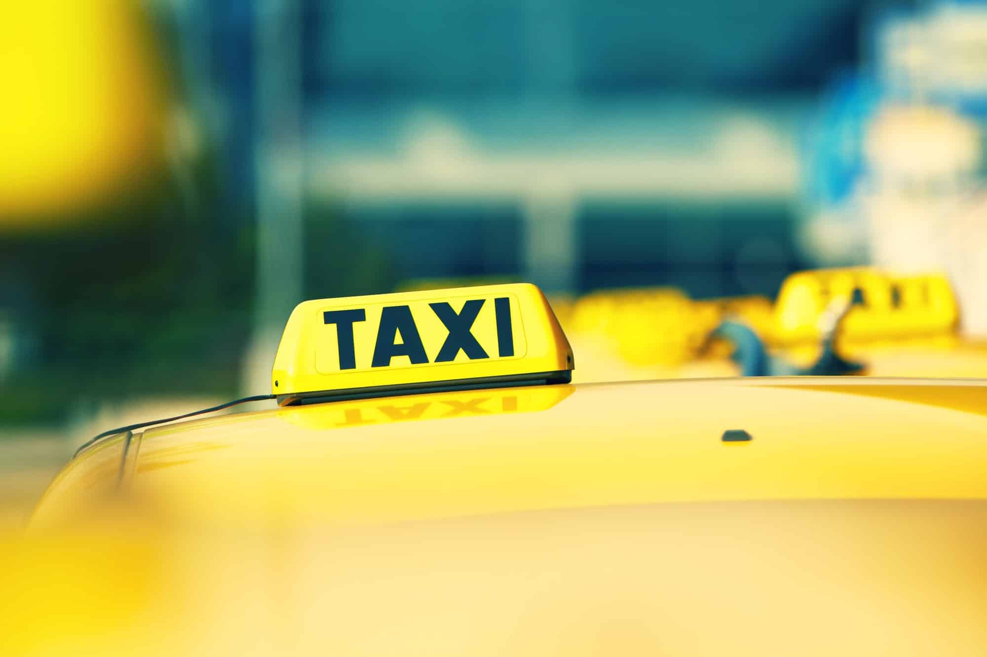 Taxi Montparnasse Orly : pourquoi opter pour un service de VTC ?
